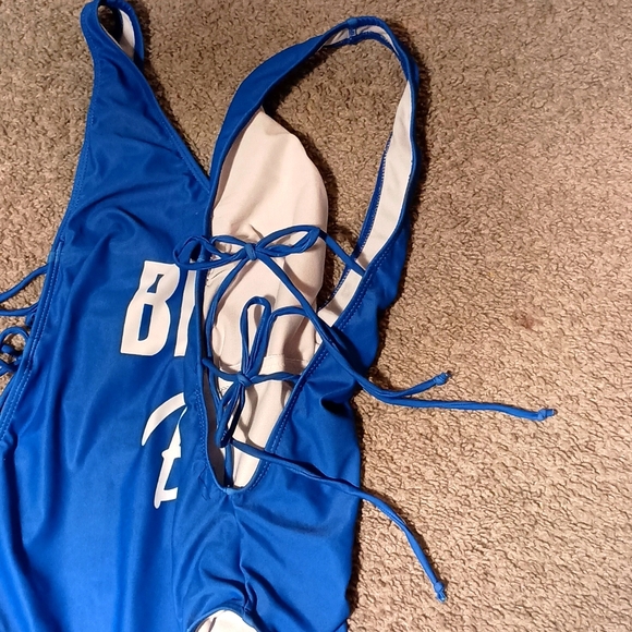 Swimsuit - Picture 2 of 3